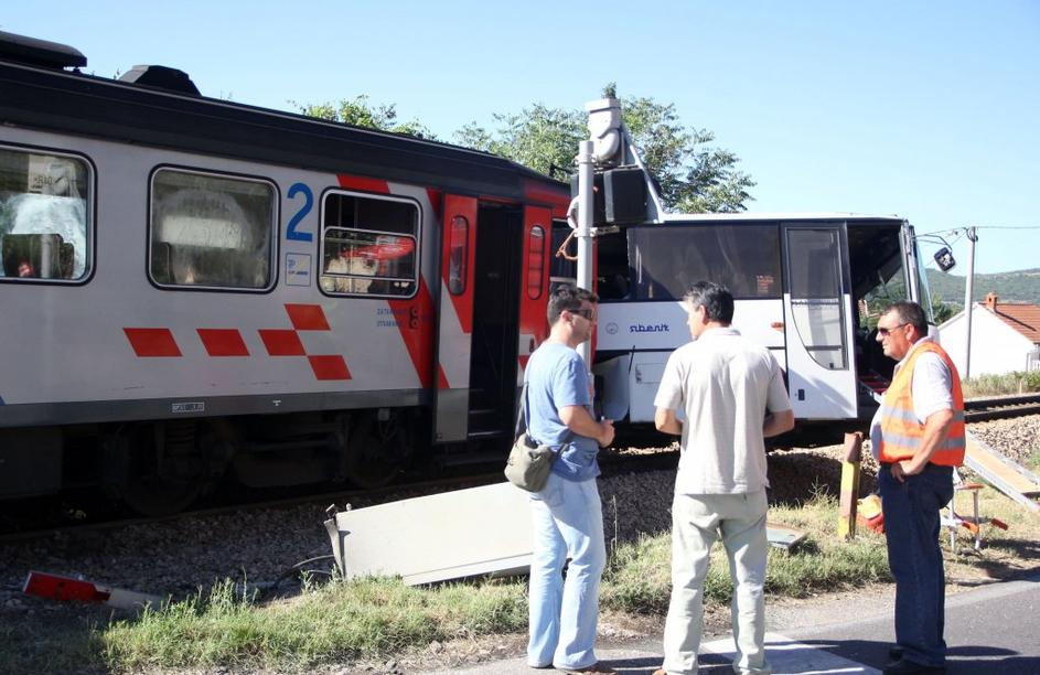 vlak avtobus trčenje nesreča hrvaška