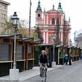 Del prazničnega vzdušja bodo tudi prodajne stojnice in hišice. Trgovskih in gost