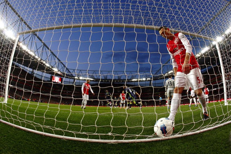 arsenal gol thomas vermaelen