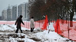 Kolikšno odškodnino mesto ponuja družinama Krušič in Ravnikar za njuna zemljišča