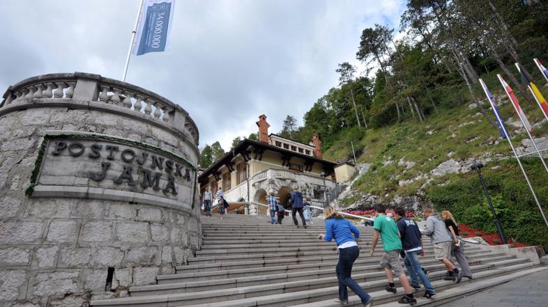 Postojnska jama, obiskovalci, turisti