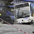 V bolnišnici se je zaradi šoka znašel tudi voznik. (Foto: EPA)