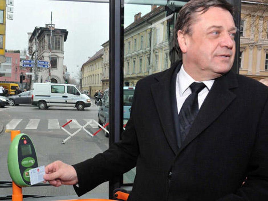 Zoran Janković na mestnem avtobusu LPP | Avtor: Žurnal24 main