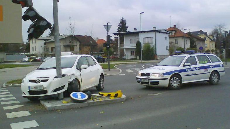 V nesreči je nastala predvsem materialna škoda. (Foto: bralec Blaž)