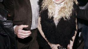 Madonna_Ritchie_fly_guy_120908