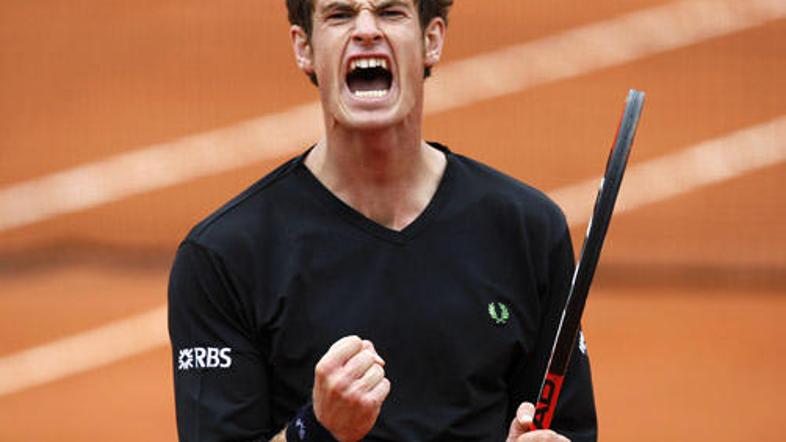 Andy Murray je za pokoritev Potita Staraceja potreboval štiri nize.